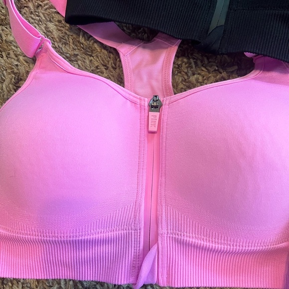 Bundle of 4 VS PINK Zip front sportsbras - Picture 2 of 7